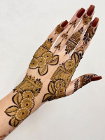 Learn and Apply Mehndi Designs Easily!
