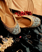 Stylishness prevails with the Juttis for Women.