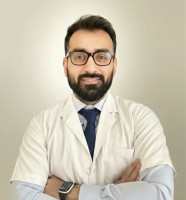 Dr. Sagar Gurnani | Spine Surgeon | Slip Disc Treatment | Back pain doctor in Aundh