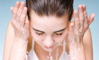 Best Face Wash for Sensitive Skin & Skincare Tips for the Summer-Rainy Season