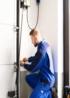 Local Experts for Garage Door Repair Services in Charleston | Call Anytime