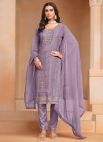 Lavender suits are made especially for soft, elegant, and modern women.