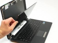 Laptop Screen replacement door service Dubai